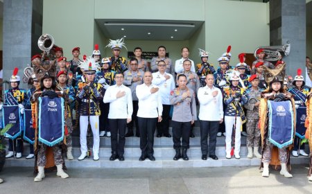 Kapolri Terima Adhi Bhakti Senapati, Tegaskan Komitmen Siber