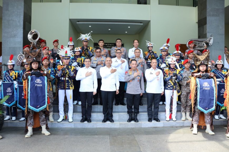 Kapolri Terima Adhi Bhakti Senapati, Tegaskan Komitmen Siber