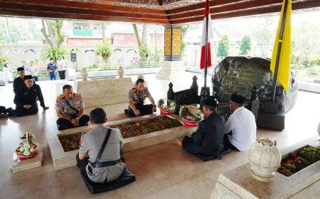 Ziarah ke Makam Soekarno, Kapolri: Menyerap Nilai Pemimpin Bangsa